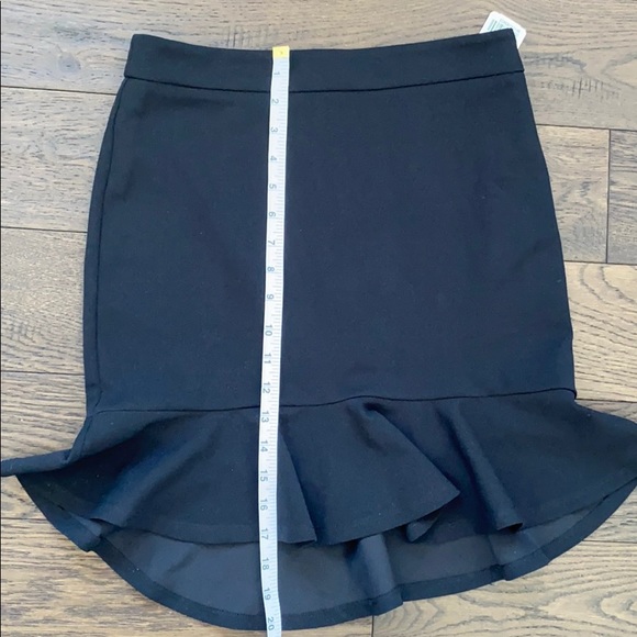 Black ruffle skirt NWT - Picture 5 of 6